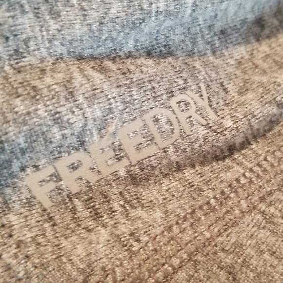 Eddie Bauer FreeDry V-neck T-Shirt Large - Picture 6 of 7